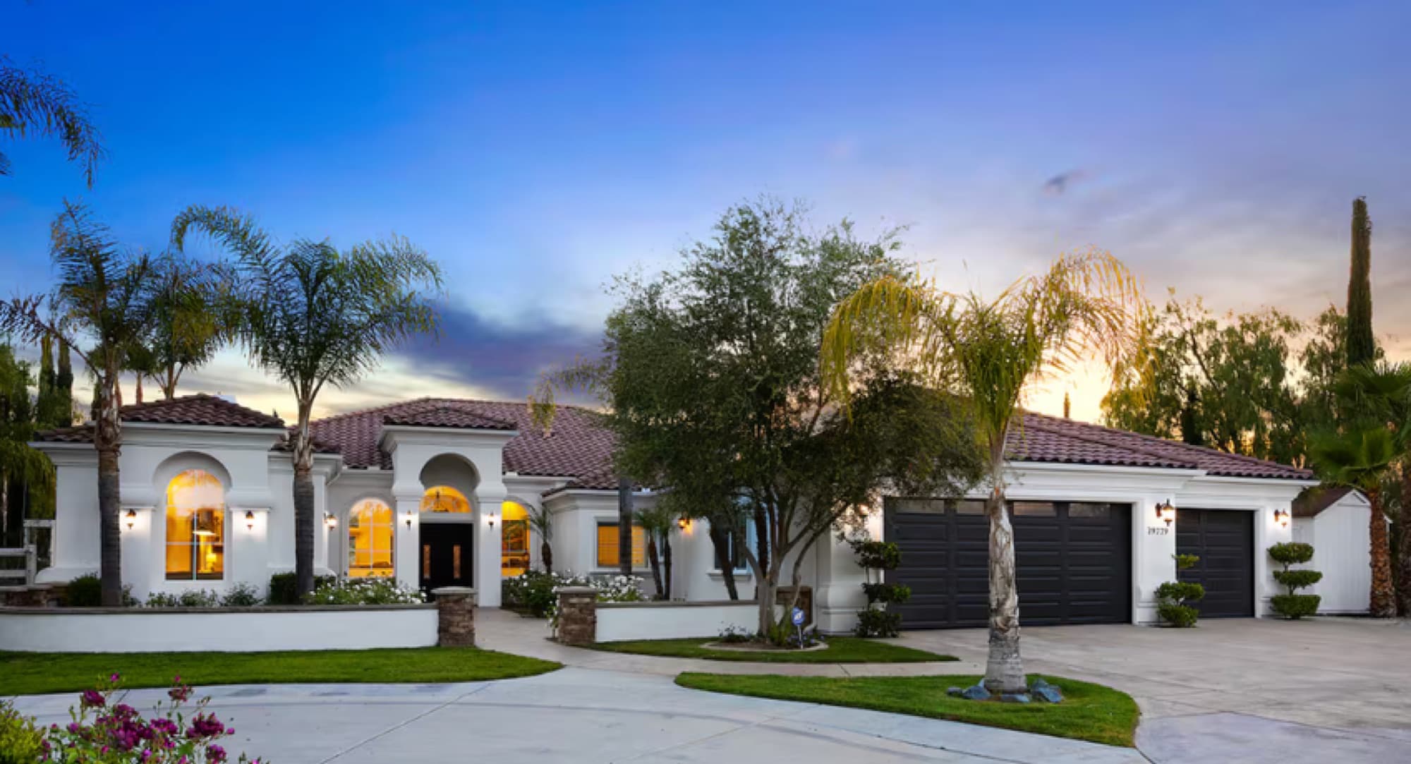 A Woldenga-serviced property in Temecula, California at dusk
